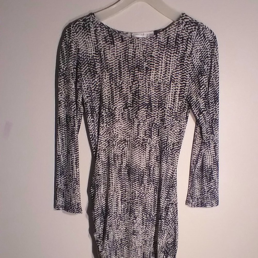 Veronicam  Pullover Gold & Black Stretch Patterned Dress